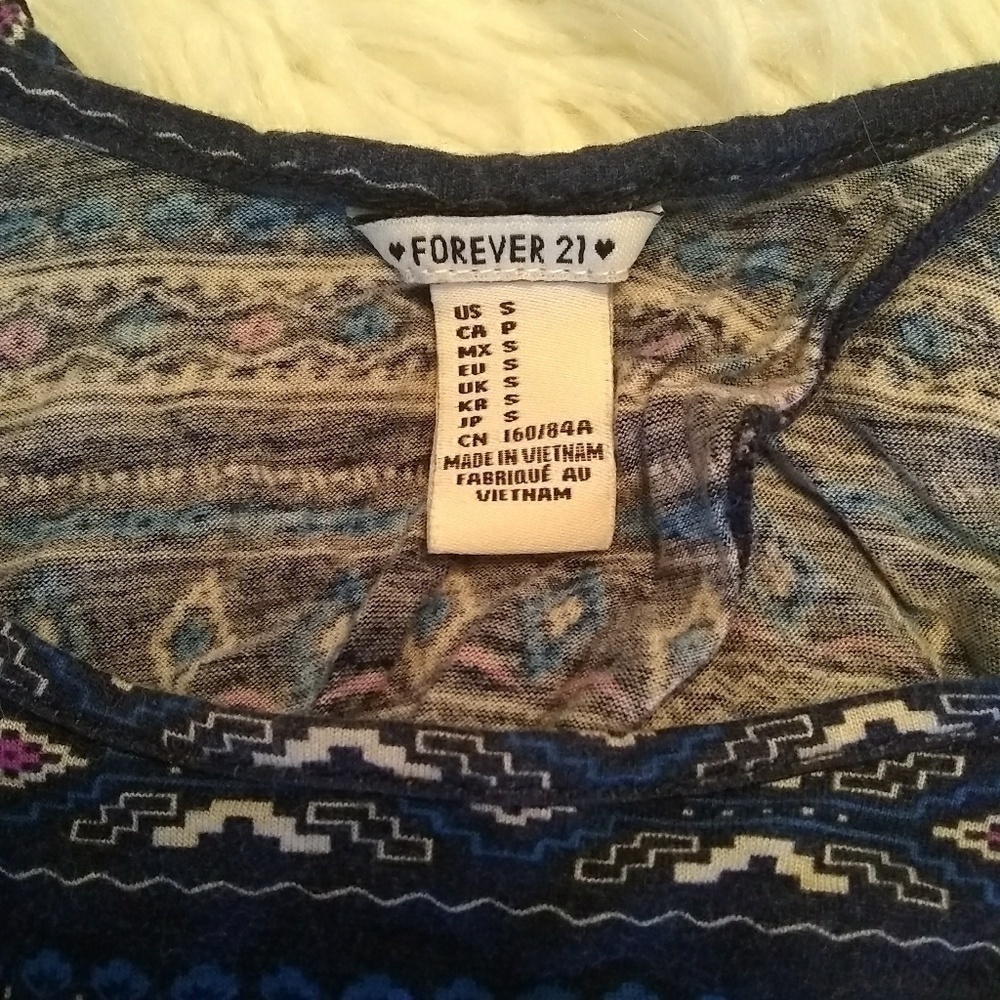 Forever 21 Blue Patterned Crop Tank Top‎ - Picture 3 of 4